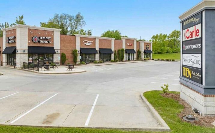 Pictures of Retail, Office property located at 401 N Keller Dr, Effingham, IL 62401 for lease - image #1