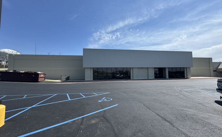 Pictures of Retail property located at 1001 S Bishop Ave, Rolla, MO 65401 for lease - image #1