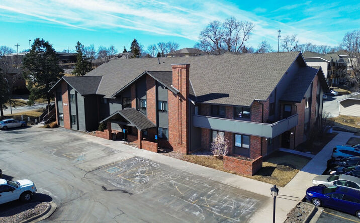 Pictures of Office property located at 11640 Arbor St, Omaha, NE 68144 for sales - image #1