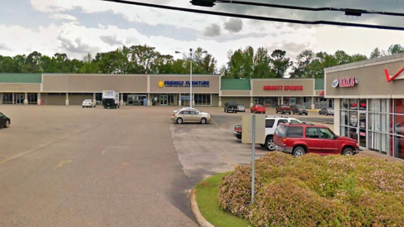 409 Gilmer Ave, Tallassee, AL 36078 Retail Space for Lease