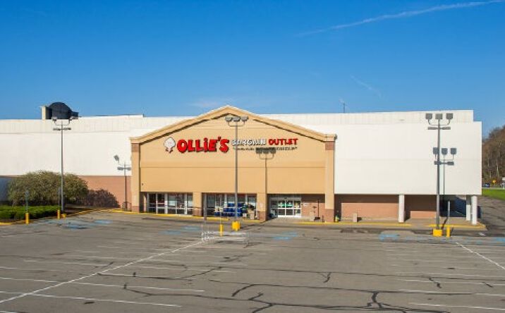 Pictures of Retail property located at 3700 William Penn Hwy, Monroeville, PA 15146 for lease - image #1