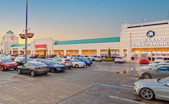 Pictures of Retail property located at 5064-5160 Richmond Ave, Houston, TX 77056 for lease - image #1