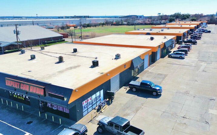 Pictures of Industrial property located at 2125 W Pioneer Pkwy, Grand Prairie, TX 75051 for lease - image #1