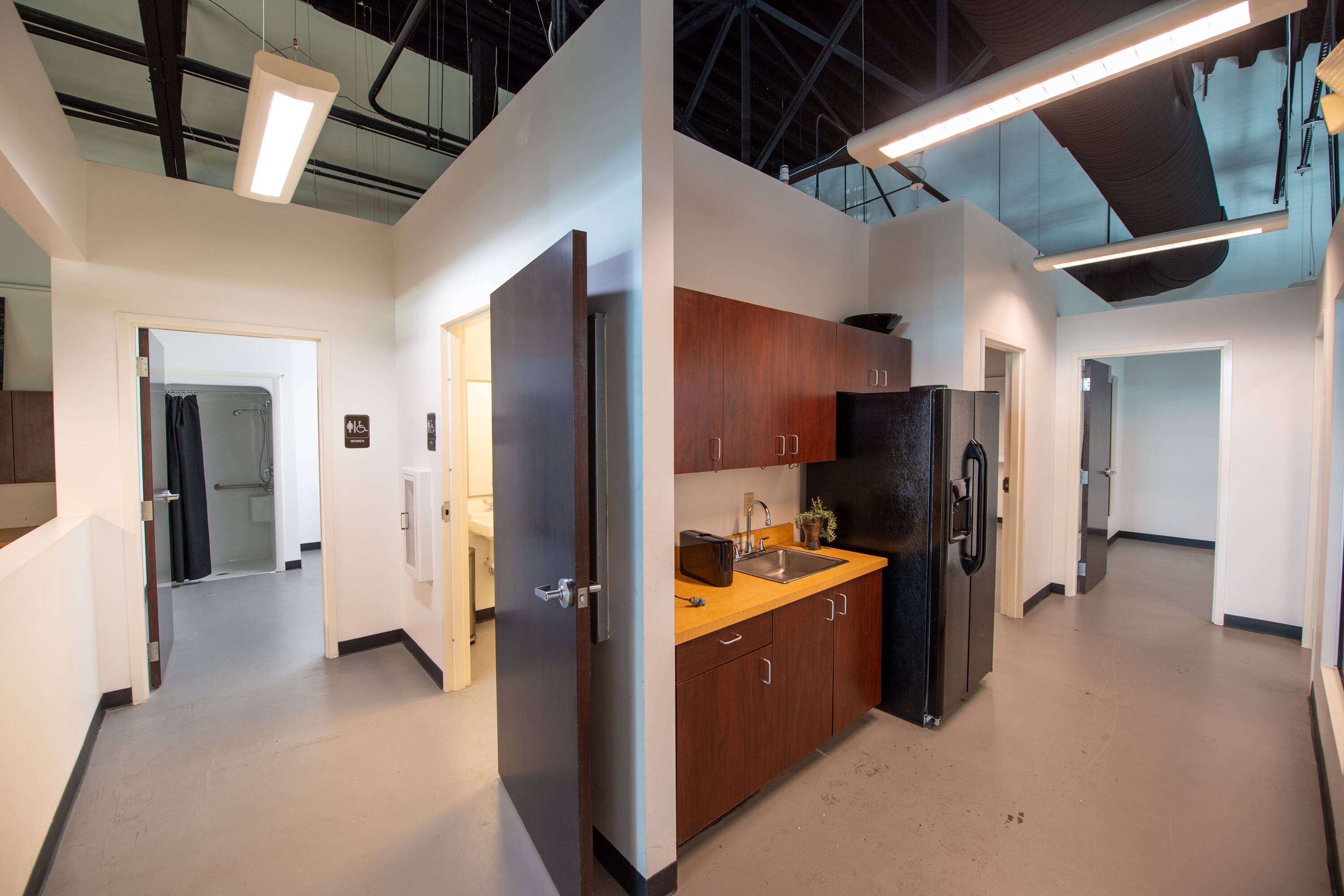 3430923