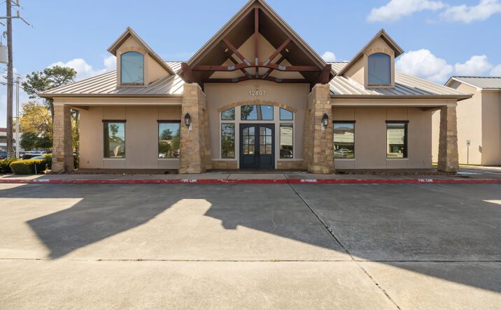 Pictures of Office property located at 12807 Jones Rd, Houston, TX 77070 for lease - image #1