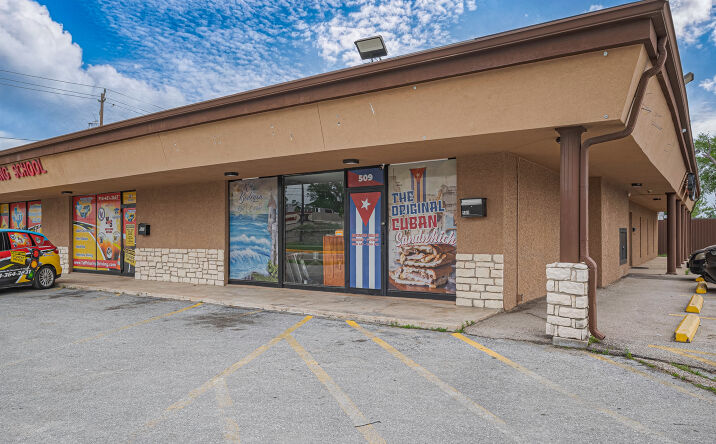 Pictures of Retail, Restaurant, Special Purpose property located at 509 Uvalde Rd, Houston, TX 77015 for lease - image #1