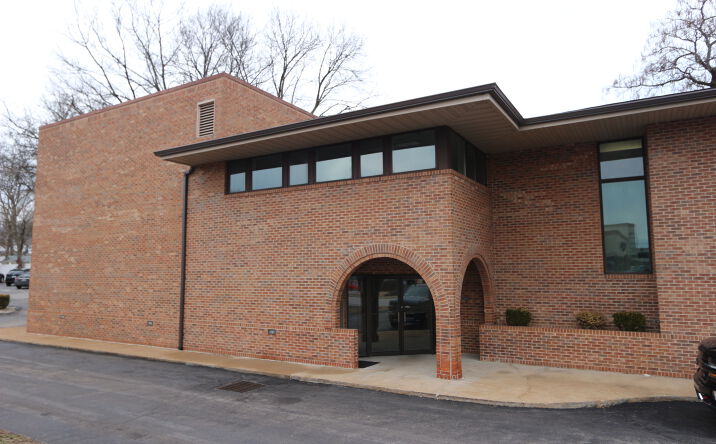 Pictures of Office property located at 473 N Kirkwood Rd, Kirkwood, MO 63122 for lease - image #1