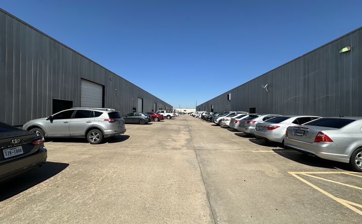 Pictures of Industrial property located at 5479 W Sam Houston Pkwy N, Houston, TX 77041 for lease - image #1