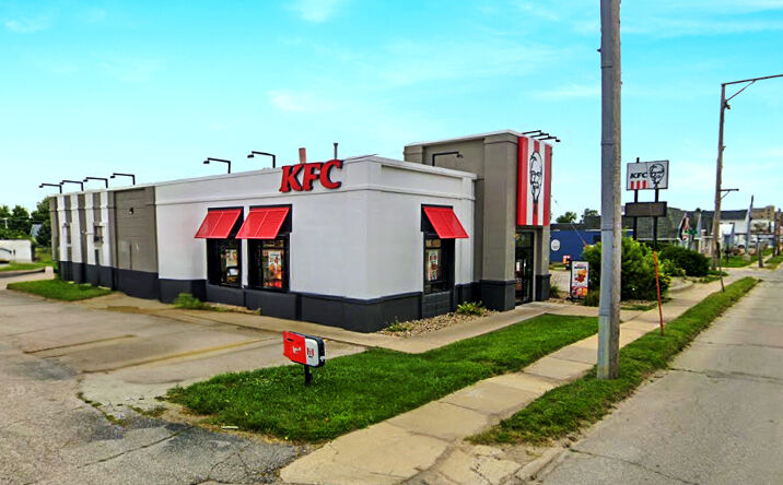 Pictures of Retail, Restaurant property located at 1925 7th Ave, Marion, IA 52302 for lease - image #1