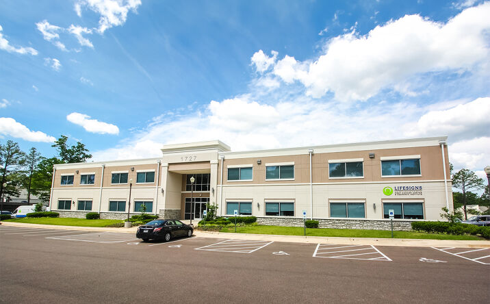 Pictures of Office property located at 1727 Kirby Pkwy, Memphis, TN 38120 for lease - image #1
