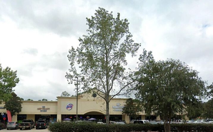 Pictures of Retail property located at 813 Florida St, Mandeville, LA 70448 for sales - image #1