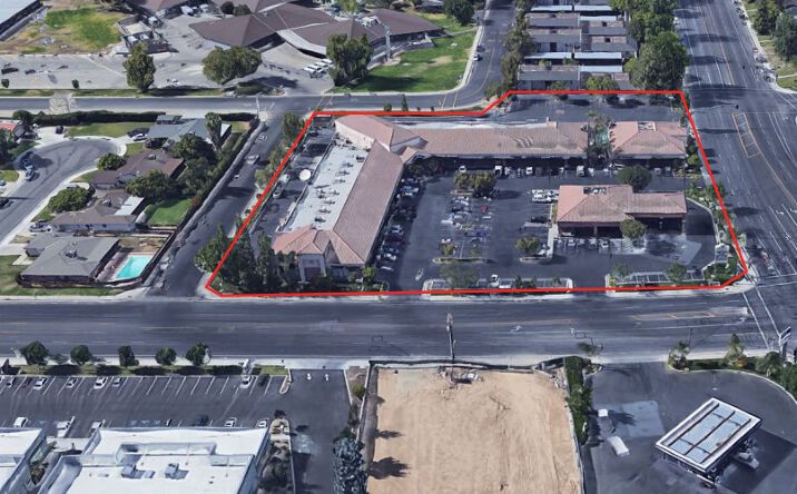 Pictures of Retail property located at 5600 Auburn St, Bakersfield, CA 93306 for lease - image #1