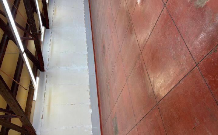 Pictures of Retail property located at 2120 E Powell Blvd, Gresham, OR 97080 for lease - image #1