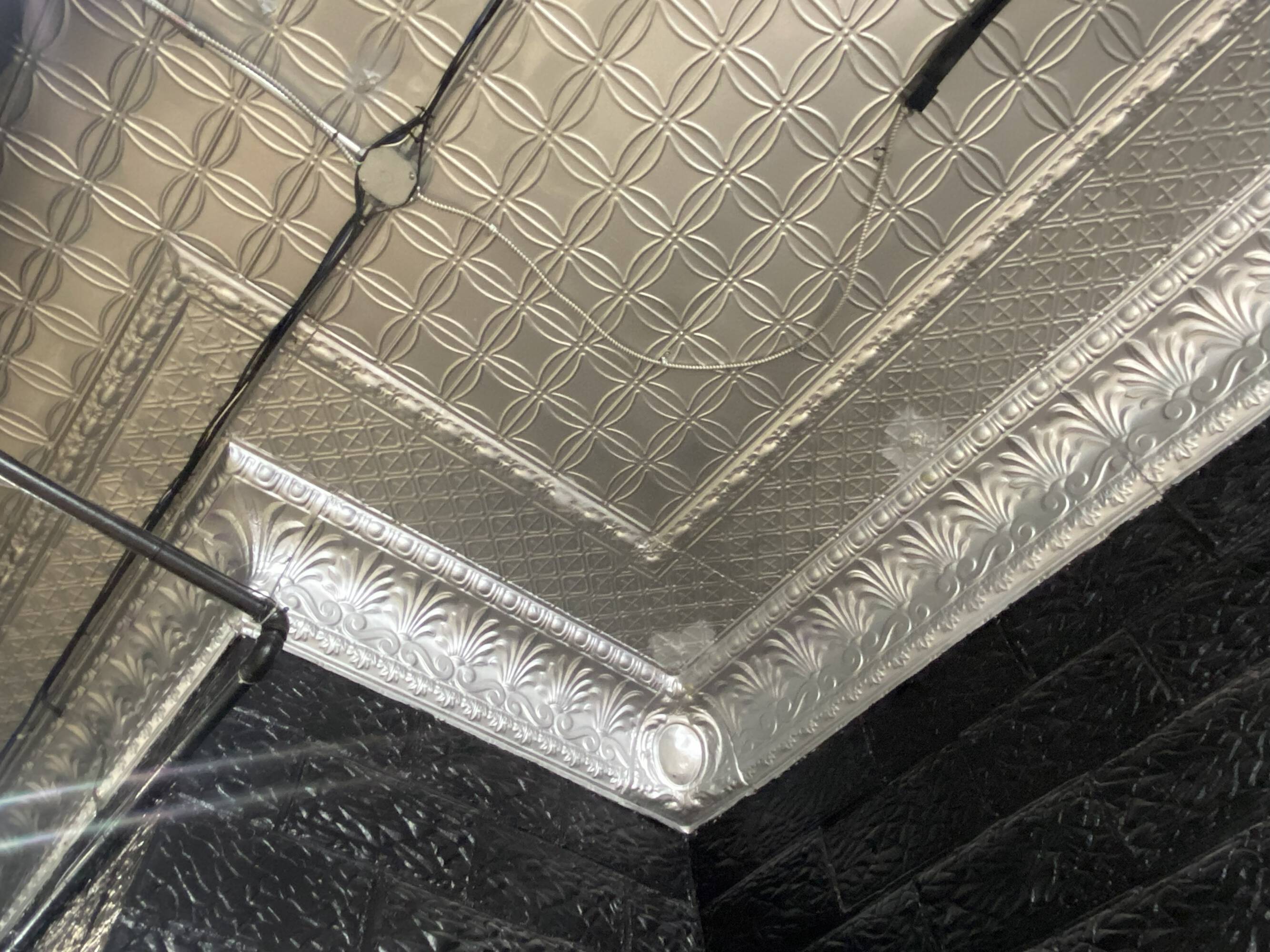 3081973