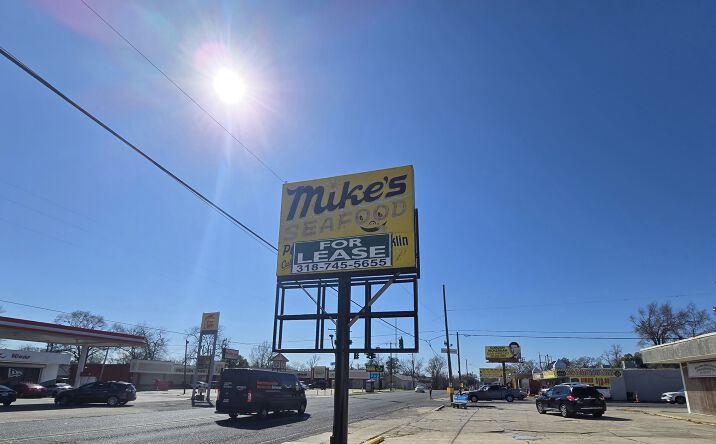 Pictures of Restaurant property located at 2711 Florida Blvd, Baton Rouge, LA 70802 for lease - image #1