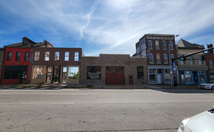 Pictures of Retail, Restaurant property located at 754 S 4th St, St. Louis, MO 63102 for lease - image #1