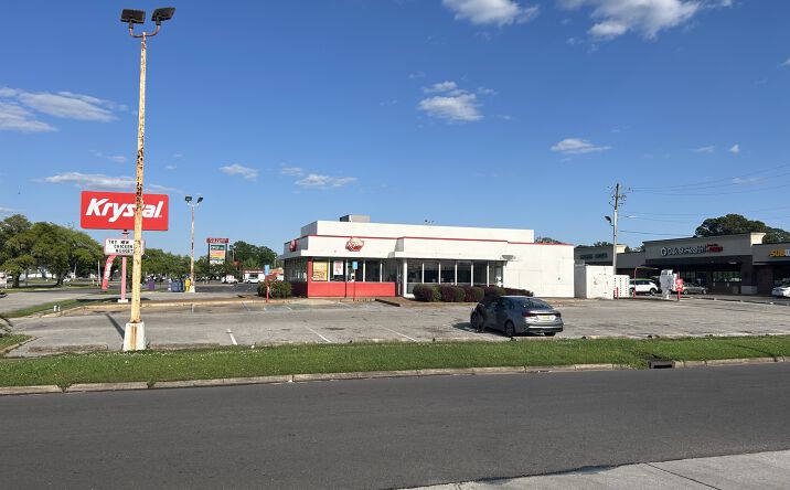 Pictures of Restaurant property located at 3091 Dauphin St, Mobile, AL 36606 for lease - image #1