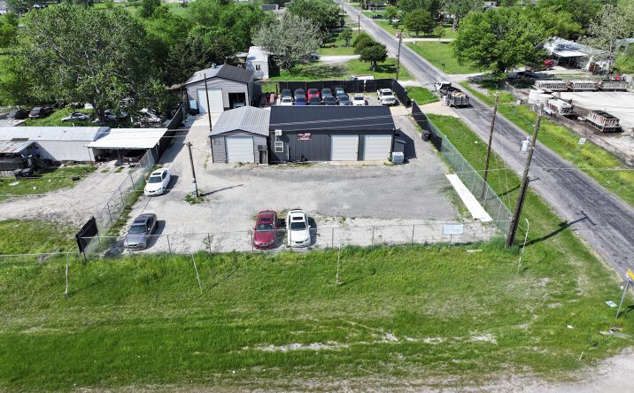 Pictures of Retail, Industrial property located at 101 Co Rd 877, Princeton, TX 75407 for lease - image #1