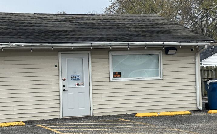 Pictures of Office property located at 2372 E North Grand Avenue, Springfield, IL 62702 for lease - image #1