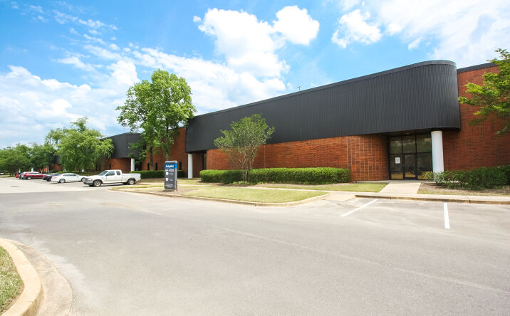 Pictures of Industrial property located at 4650 Shelby Air Dr, Memphis, TN 38118 for lease - image #1