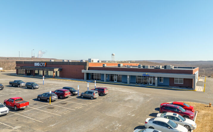 Pictures of Retail property located at 940 Mall Rd, Frackville, PA 17931 for sales - image #1