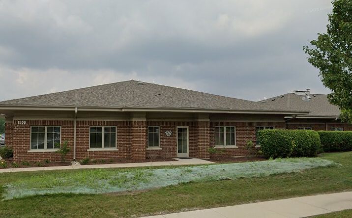 Pictures of Office property located at 1500 Eisenhower Lane, Lisle, IL 60532 for lease - image #1