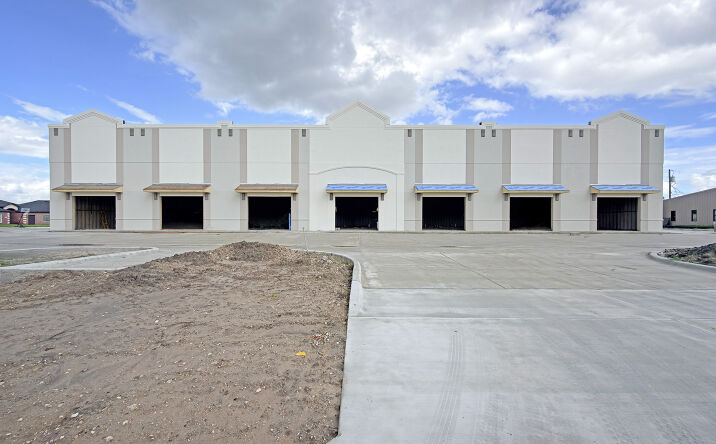 Pictures of Retail property located at 3117 Mckinzie Rd, Corpus Christi, TX 78410 for lease - image #1