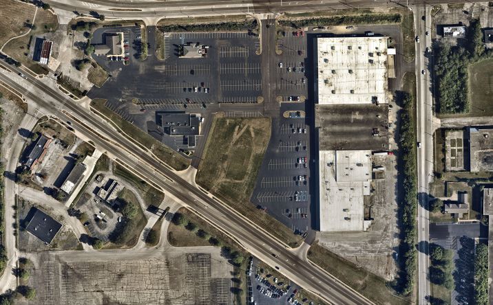 Pictures of Retail property located at 2150-2172 Walker Lake Rd, Ontario, OH 44903 for sales - image #1