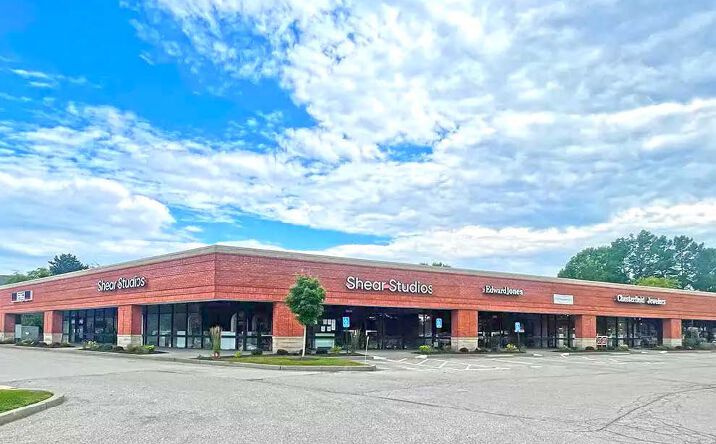 Pictures of Retail property located at 17021- 17065 Baxter Rd, Chesterfield, MO 63005 for lease - image #1