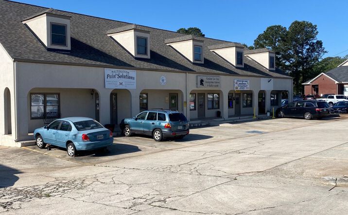 Pictures of Retail property located at 1259 Russell Pkwy, Warner Robins, GA 31088 for lease - image #1