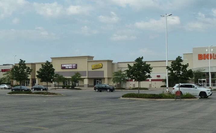 Pictures of Retail, Office property located at 121 S Weber Rd, Bolingbrook, IL 60490 for lease - image #1