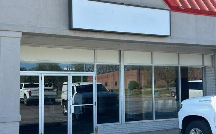Pictures of Retail property located at 1057 Vendall Road, Dyersburg, TN 38024 for lease - image #1