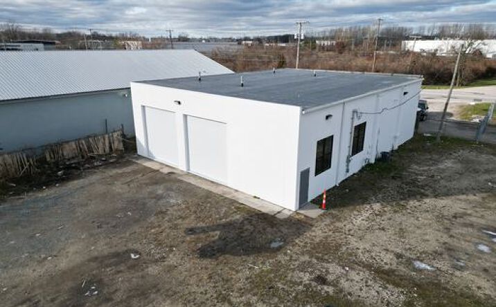 Pictures of Industrial property located at 1420 Matzinger Rd, Toledo, OH 43612 for lease - image #1