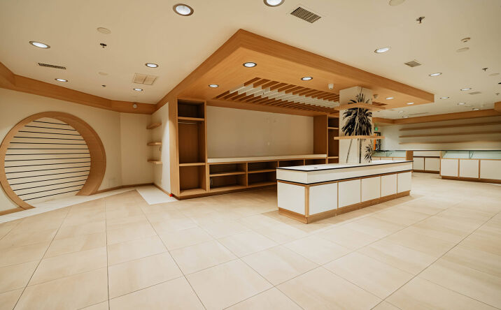 Pictures of Retail property located at 42650 Melanie Pl, Palm Desert, CA 92211 for lease - image #1