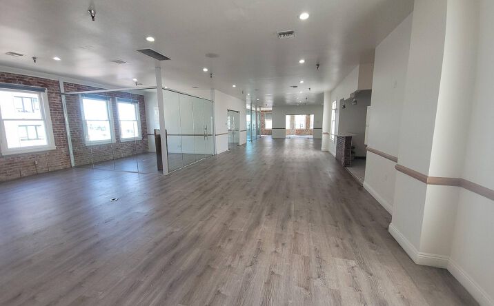 Pictures of Office property located at 101 W 4th St, Santa Ana, CA 92701 for lease - image #1