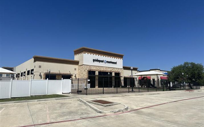 Pictures of Retail, Office, Restaurant property located at 1623 N Loop 1604 W, San Antonio, TX 78232 for lease - image #1