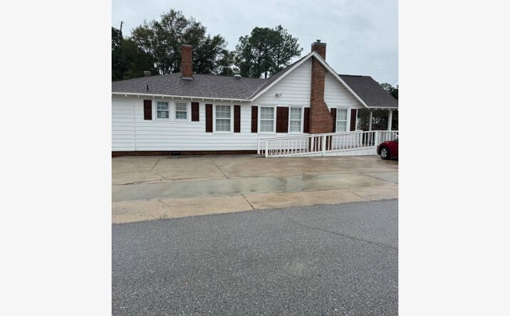 Pictures of Office property located at 610 Douglas Ave, Brewton, AL 36426 for lease - image #1