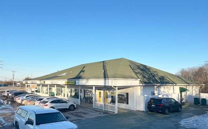 Pictures of Retail property located at 1588-1690 Gravois Rd, High Ridge, MO 63049 for lease - image #1