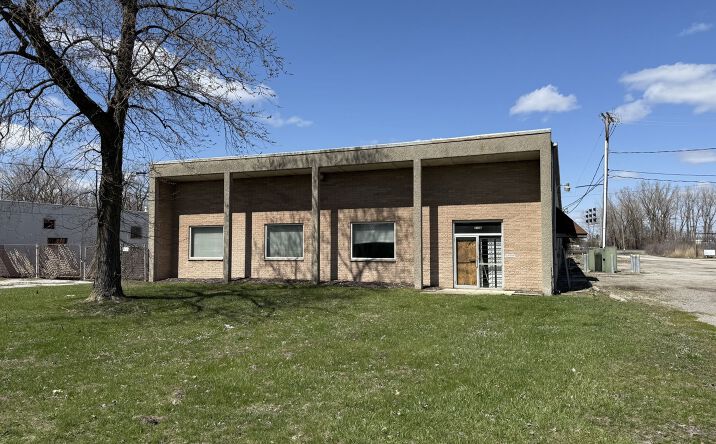Pictures of Industrial property located at 3106 South Ave, Toledo, OH 43609 for lease - image #1