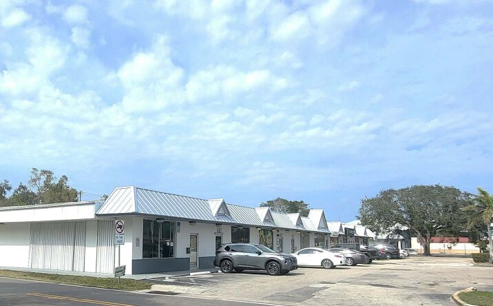 Pictures of Retail, Office, Industrial property located at 2960-2976 Cleveland Ave, Fort Myers, FL 33901 for lease - image #1