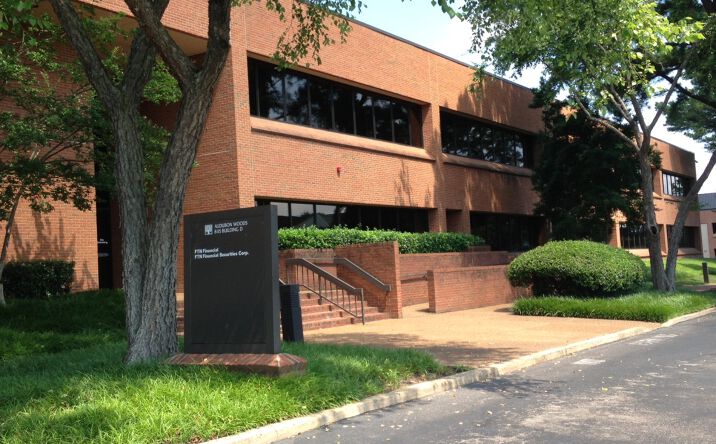 Pictures of Office property located at 845 Crossover Ln, Memphis, TN 38117 for lease - image #1