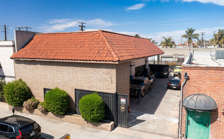 Pictures of Industrial property located at 3739 S Robertson Blvd, Culver City, CA 90232 for lease - image #1