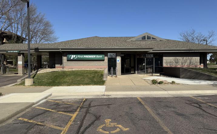 Pictures of Retail, Office, Special Purpose property located at 4000 S Southeastern Ave, Sioux Falls, SD 57103 for lease - image #1