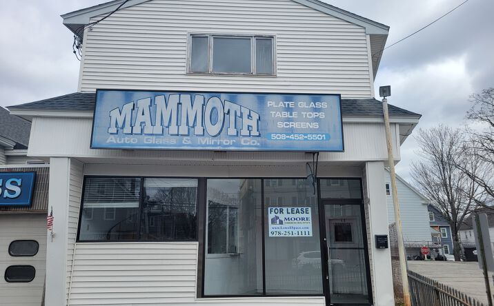Pictures of Office property located at 49 Mammoth Rd, Lowell, MA 01854 for sales - image #1