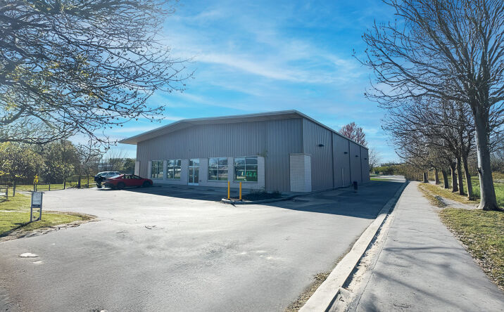 Pictures of Retail, Restaurant, Special Purpose property located at 303 E Franklin Rd, Meridian, ID 83642 for lease - image #1