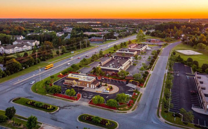 Pictures of Retail, Restaurant property located at 3805-3815 Tinsley Dr, High Point, NC 27262 for lease - image #1
