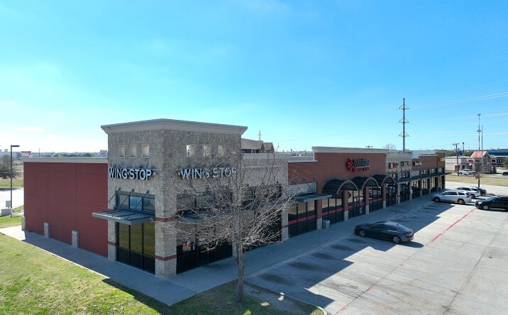 Pictures of Retail property located at 301 Clifford Center Dr, Fort Worth, TX 76108 for lease - image #1