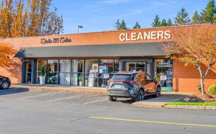 Pictures of Retail property located at 9225 SW Hall Blvd, Tigard, OR 97223 for lease - image #1