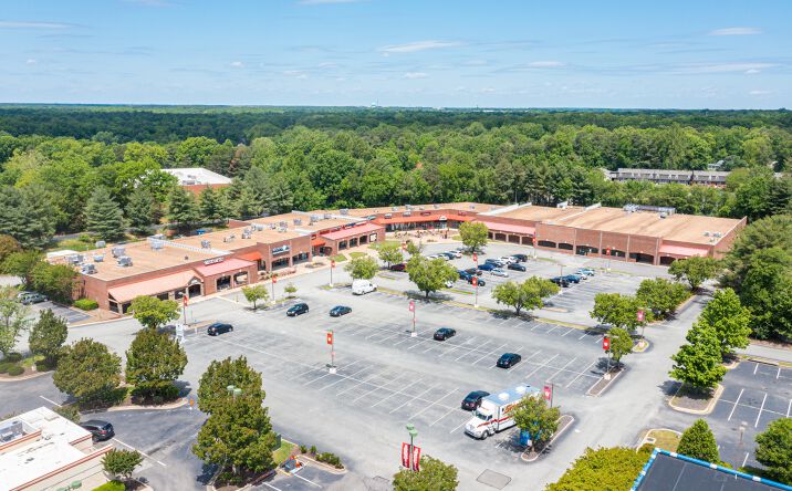 Pictures of Retail property located at 8910 Quioccasin Rd, Richmond, VA 23229 for lease - image #1