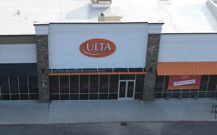 Pictures of Retail property located at 800 S James Campbell Blvd, Columbia, TN 38401 for lease - image #1
